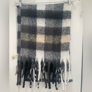 2for20  New Ana Winter Scarf